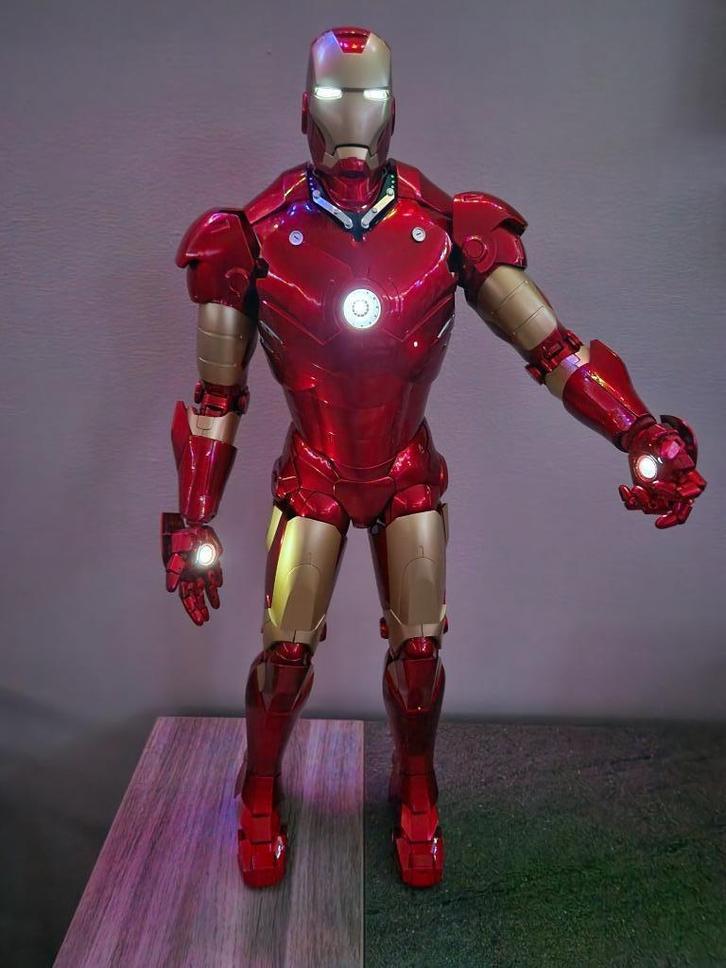 Verlichte Ironman uit Altaya, Verzamelen, Complete verzamelingen en Collecties, Ophalen