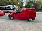 Peugeot partner 1.6 benzine, Auto's, Bestelwagens en Lichte vracht, Voorwielaandrijving, Stof, Euro 6, 1600 cc