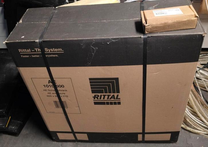 Compacte schakelkast Rittal AX, Doe-het-zelf en Bouw, Kratten en Dozen, Verzenden