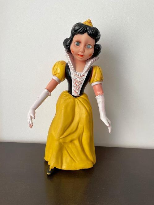 Ancienne Figurine de Blanche Neige, Collections, Disney, Utilisé, Statue ou Figurine, Blanche-Neige ou Belle au Bois Dormant, Enlèvement ou Envoi