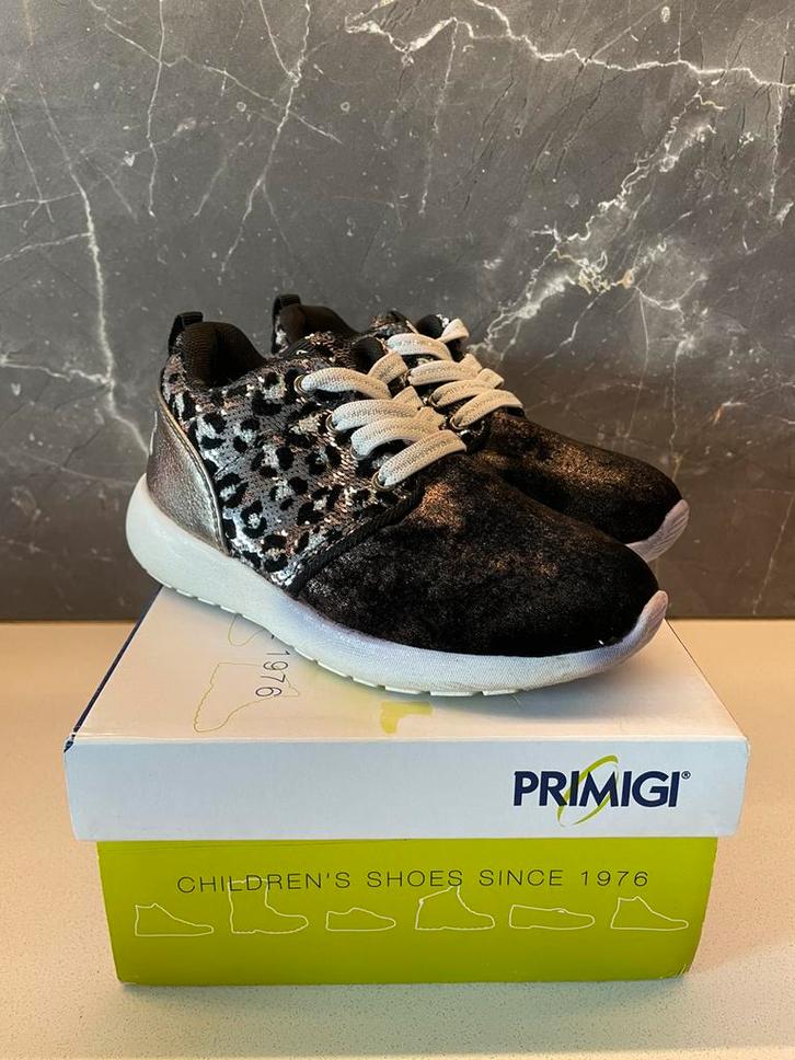 Primigi snaeckers maatje 28, Kinderen en Baby's, Kinderkleding | Schoenen en Sokken, Zo goed als nieuw, Ophalen of Verzenden