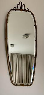 Vintage spiegel vervat in bekroond koperen frame, Ophalen of Verzenden