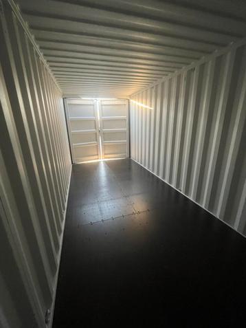 Zeecontainer te huur voor tijdelijke opslag 50€/maand. disponible aux enchères