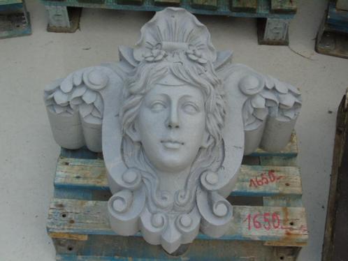 statue d un visage en pierre bleu , ancien fronton , sablé !, Jardin & Terrasse, Décoration murale de jardin, Comme neuf, Enlèvement ou Envoi