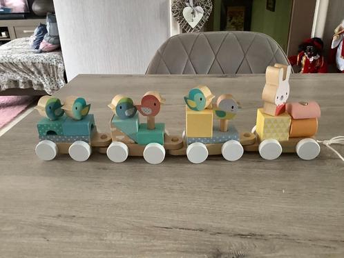 Petit train en bois avec personnages (15x43 cm), Enfants & Bébés, Jouets | Jouets en bois, Comme neuf, Jouet à Rouler ou à Bascule