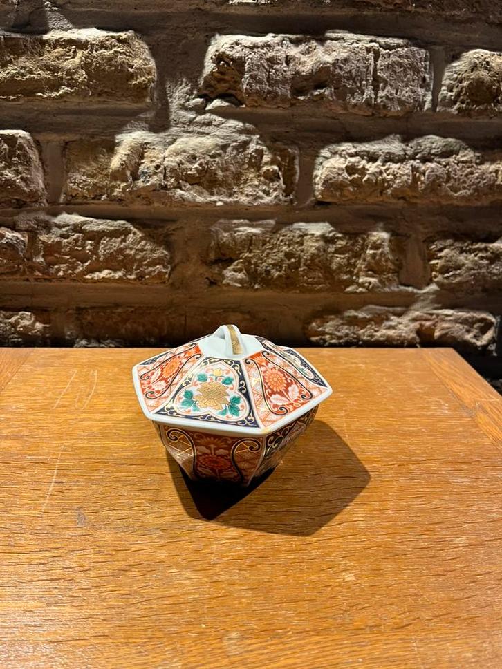 Japans Imari porseleinen potje met deksel – zeskantig, Antiek en Kunst, Antiek | Porselein, Ophalen of Verzenden