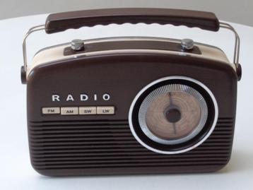 Draagbare Retro - Vintage Radio Model WO-140 beschikbaar voor biedingen