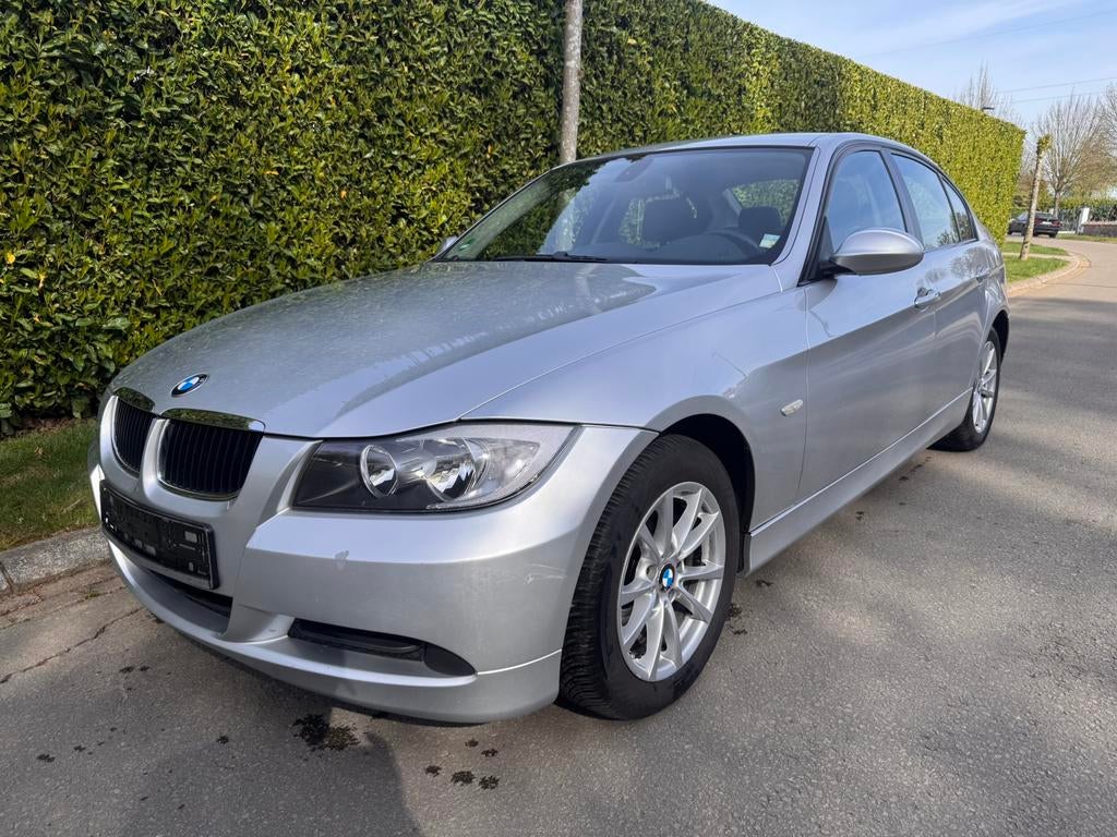 Bmw 318i 144km-aut-gps, Autos, Argent ou Gris, Achat, 4 portes, Noir