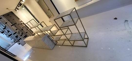 mobilier de vitrine sur mesure comprenant 5étagères murales, Décoration d'intérieur, Enlèvement, Utilisé, Armoire