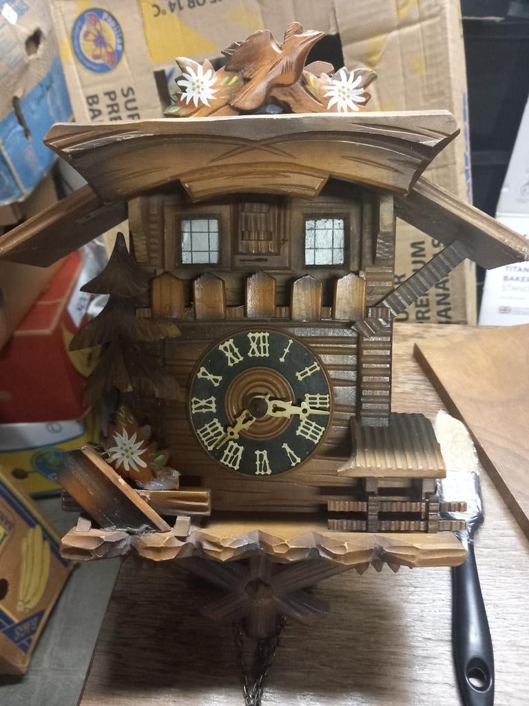 ancien grand coucou foret noire pendule horloge vintage