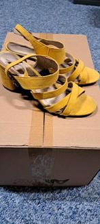 Gele sandaal m39, Kleding | Dames, Schoenen, Ophalen