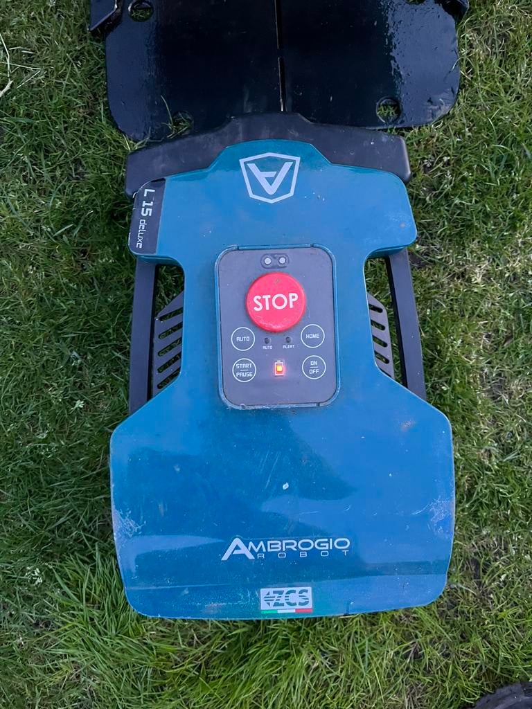 Robot maaier, Tuin en Terras, Ophalen, Gebruikt, 20 tot 25 cm, Bestuurbaar via app