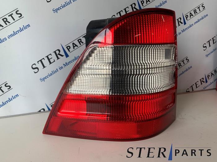 Achterlicht links van een Mercedes ML-Klasse, Auto-onderdelen, Gebruikt, -, Ophalen of Verzenden, -