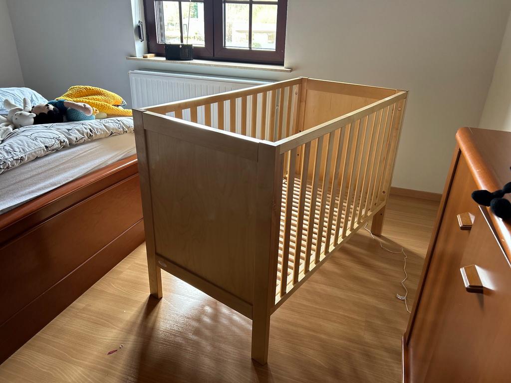 Kinderbedje (met spijlen)., Kinderen en Baby's, Kinderkamer | Complete kinderkamers, Ophalen, Zo goed als nieuw