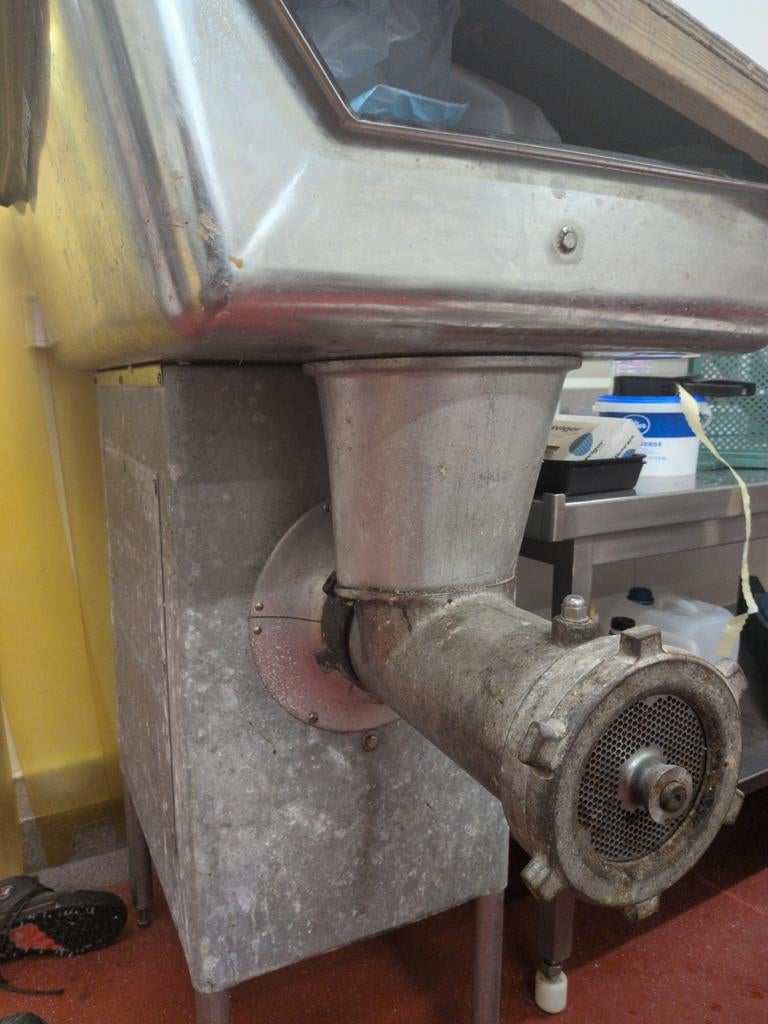 ancien moulin à viande, Enlèvement