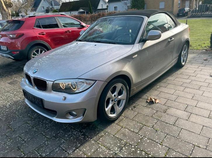 BMW 118i cabrio phase 2 xenon cuir carnet, Autos, BMW, Particulier, Série 1, Vitres électriques, Essence, Euro 5, Cabriolet, Boîte manuelle