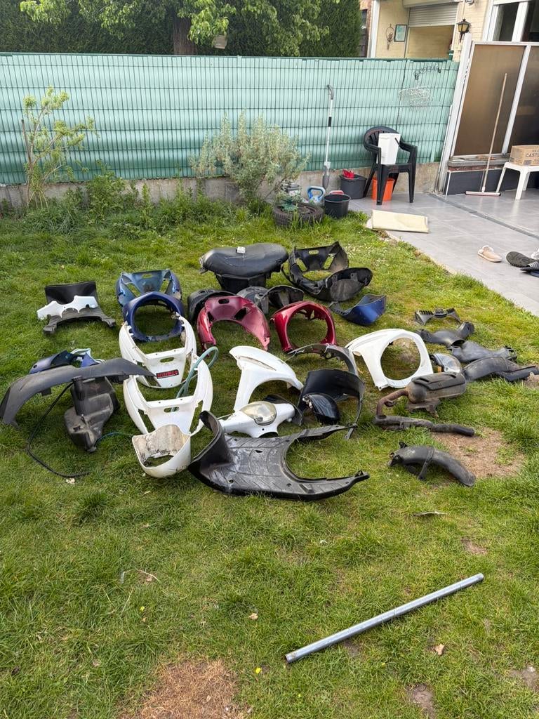 Lot onderdelen piaggio zip, Vélos & Vélomoteurs, Pièces de cyclomoteur | Scooters, Enlèvement, Réservoir, Piaggio