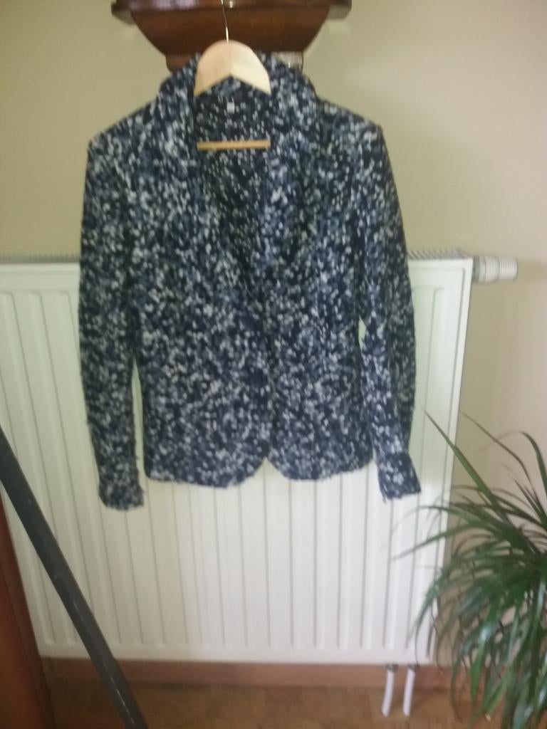 Nieuw jeugdig en modieus jasje  n, Kleding | Dames, Jasjes, Kostuums en Pakken, Ophalen of Verzenden, Maat 38/40 (M), Jasje