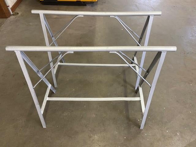 2 SCHRAGEN GEGALVANISEERD STAAL, Ophalen, Zo goed als nieuw, IJzer