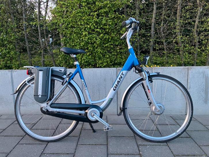 Giant elektrische damesfiets met 2 batterijen, Fietsen en Brommers, Elektrische fietsen, Ophalen