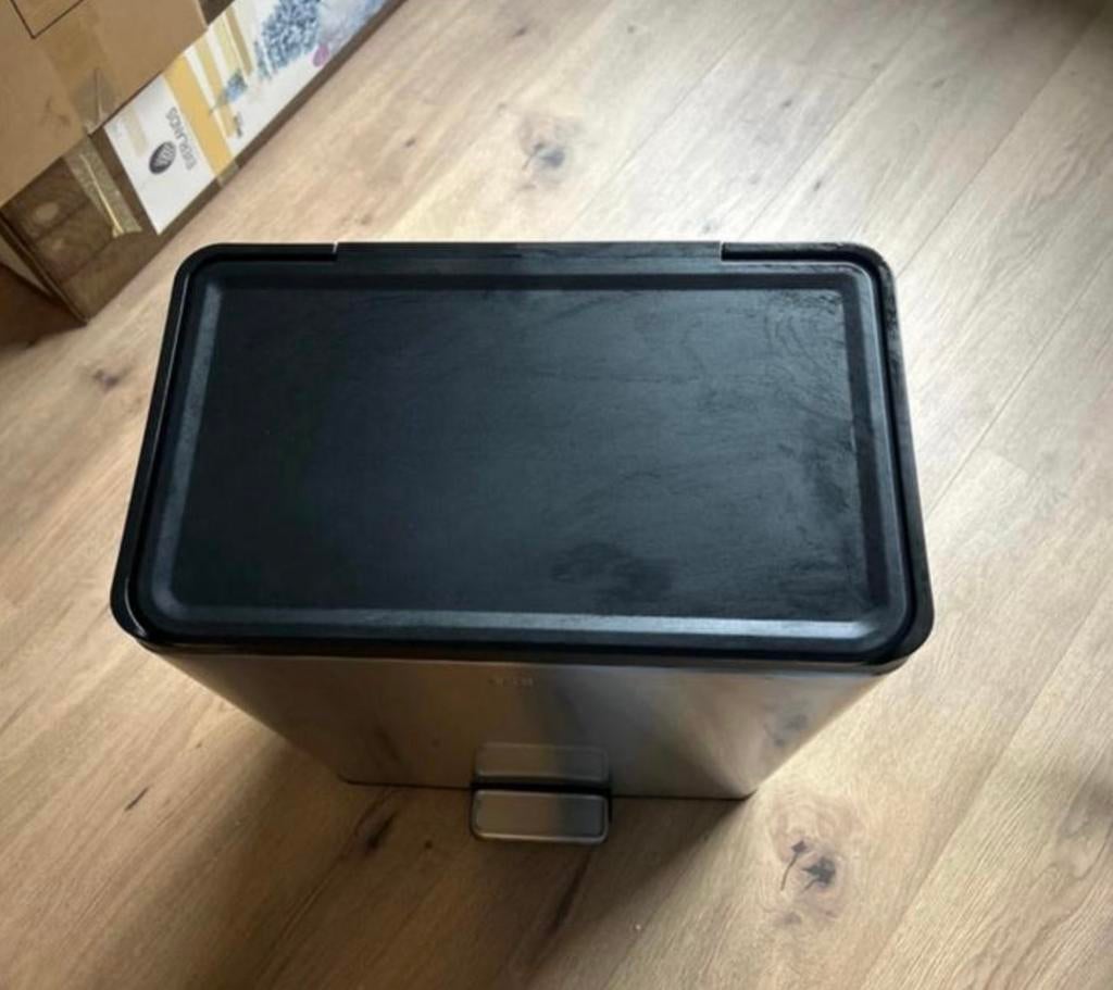 Une grande poubelle en metal, 20 à 30 litres, Enlèvement, Utilisé, Métal