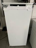 Réfrigérateur encastrable AEG, Electroménager, Classe énergétique A ou plus économe, 120 à 140 cm, Avec compartiment congélateur