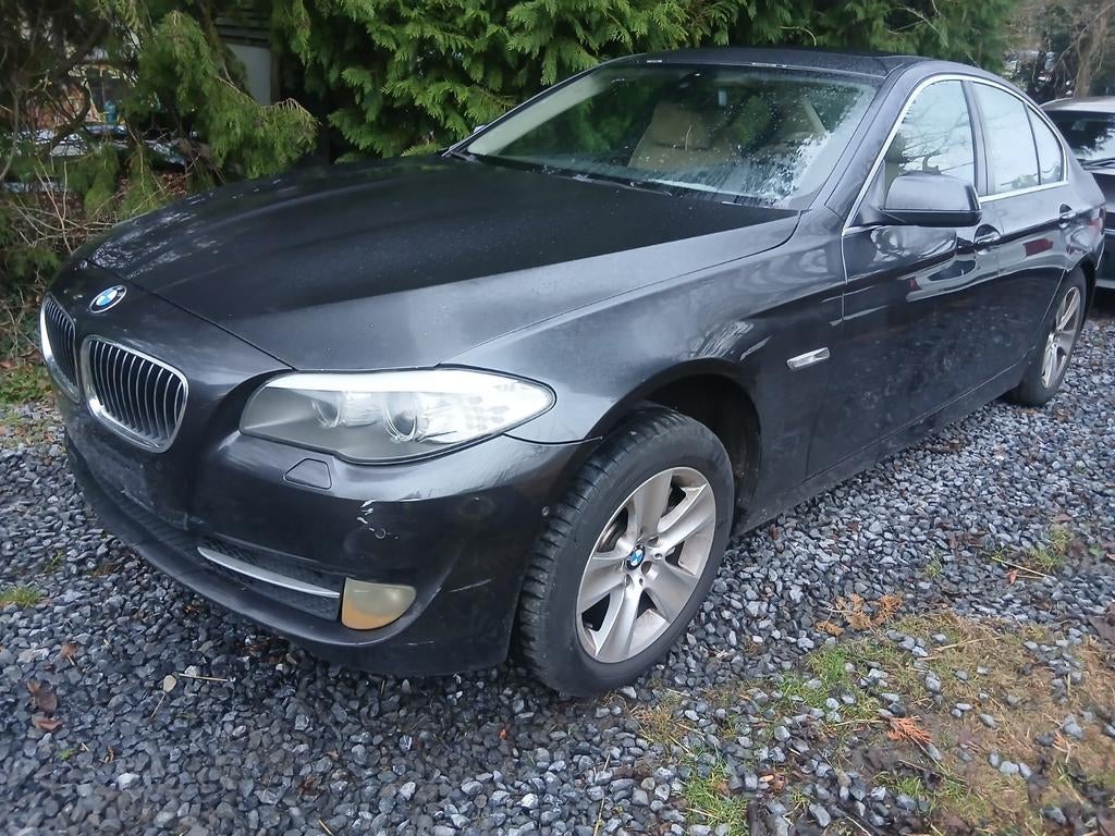 Bmw série 525d f10 en pièces détachées tous disponibles, BMW