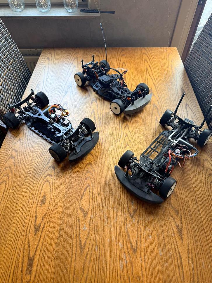 3 rc 1/10 race wagens, Hobby en Vrije tijd, Modelbouw | Radiografisch | Auto's, Gebruikt, Auto onroad, Elektro, Schaal 1:10, Ophalen