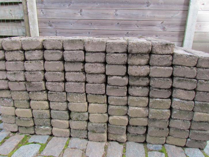 1000 gebruikte betonklinkers 11x11cm GRATIS, Tuin en Terras, Tegels en Klinkers, Gebruikt, Klinkers, Beton, 5 tot 10 m², Ophalen
