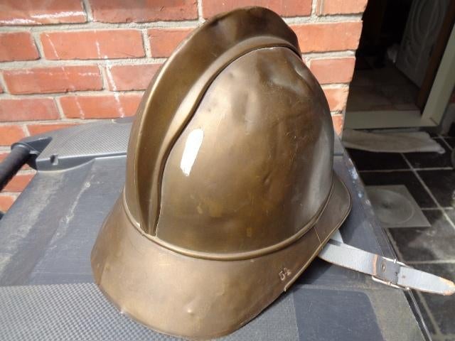 Oude brandweerhelm uit messing met kinriem, Enlèvement ou Envoi, Autres, Casque ou Béret