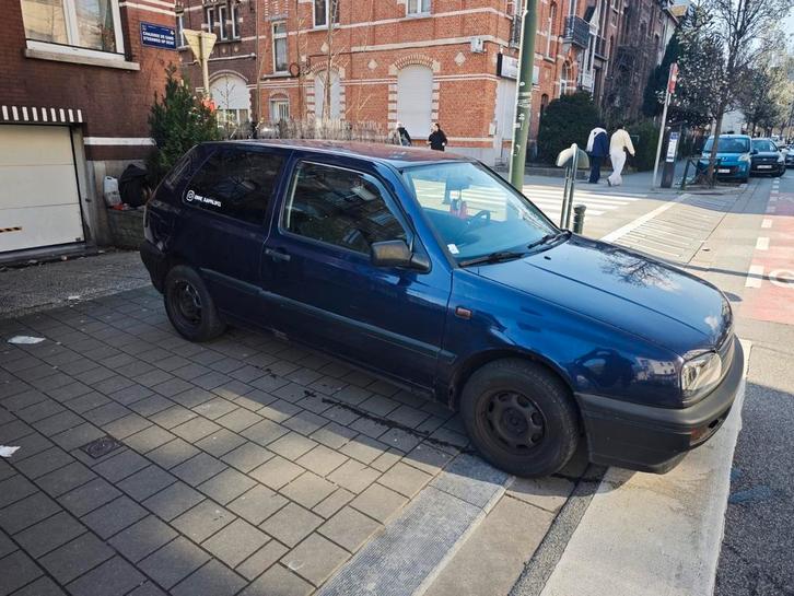 Volkswagen Golf 3 Oldtimer – 1995 – 165 000 km – 900 €, Auto's, Volkswagen, Bedrijf, Golf, Benzine