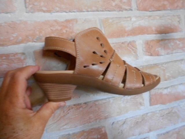 gloednieuwe zomerschoenen, footnotes, leder, m 37 : 10 €, Kleding | Dames, Schoenen met lage hakken, Bruin, Nieuw, Ophalen of Verzenden