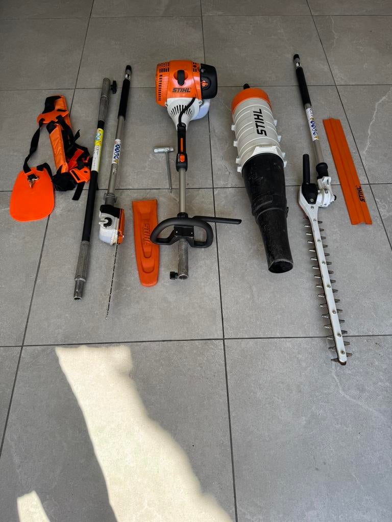 Combisystème STIHL KM 130r très peu utilisé prix fixe, Jardin & Terrasse, Enlèvement, Comme neuf