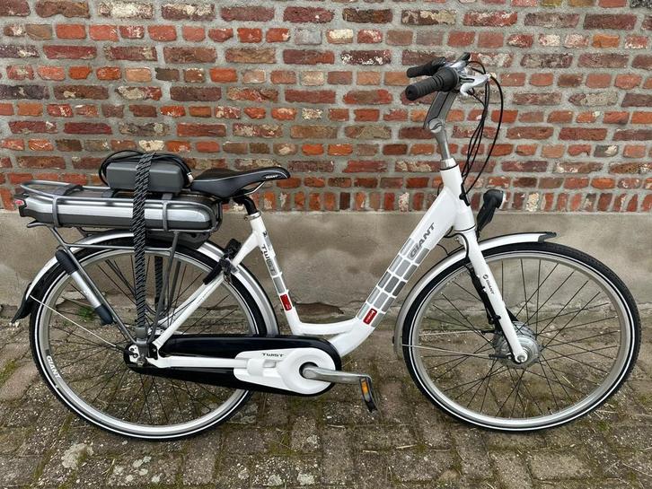Electrische giant twist fiets, Fietsen en Brommers, Fietsen | Dames | Damesfietsen, Zo goed als nieuw, Giant, Versnellingen, 50 tot 53 cm