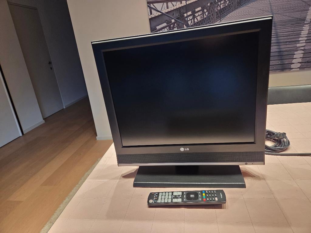 Petit téléviseur LG 20LS5R 51 cm (20 pouces), TV, Hi-fi & Vidéo, Télévisions, 40 à 60 cm, Enlèvement, Utilisé, LG