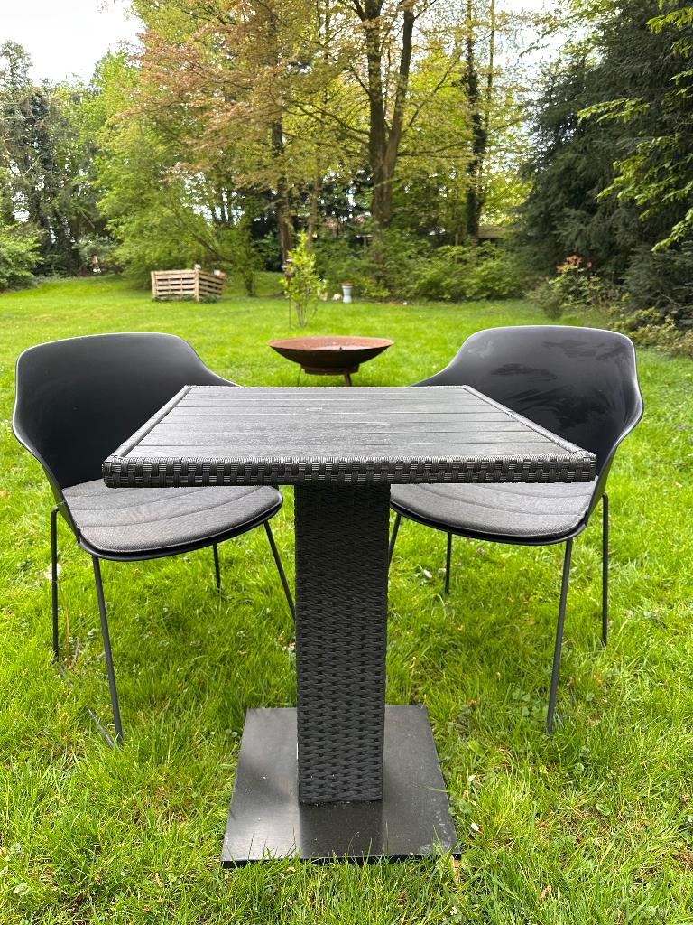 Bistro tafeltje en 2 stoelen, Ophalen, Zo goed als nieuw, Kunststof