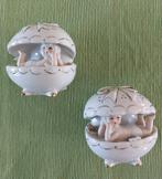 2 vintage porceleinen beeldjes "Baby in Egg', Verzamelen, Beelden en Beeldjes, Ophalen, Gebruikt, Mens