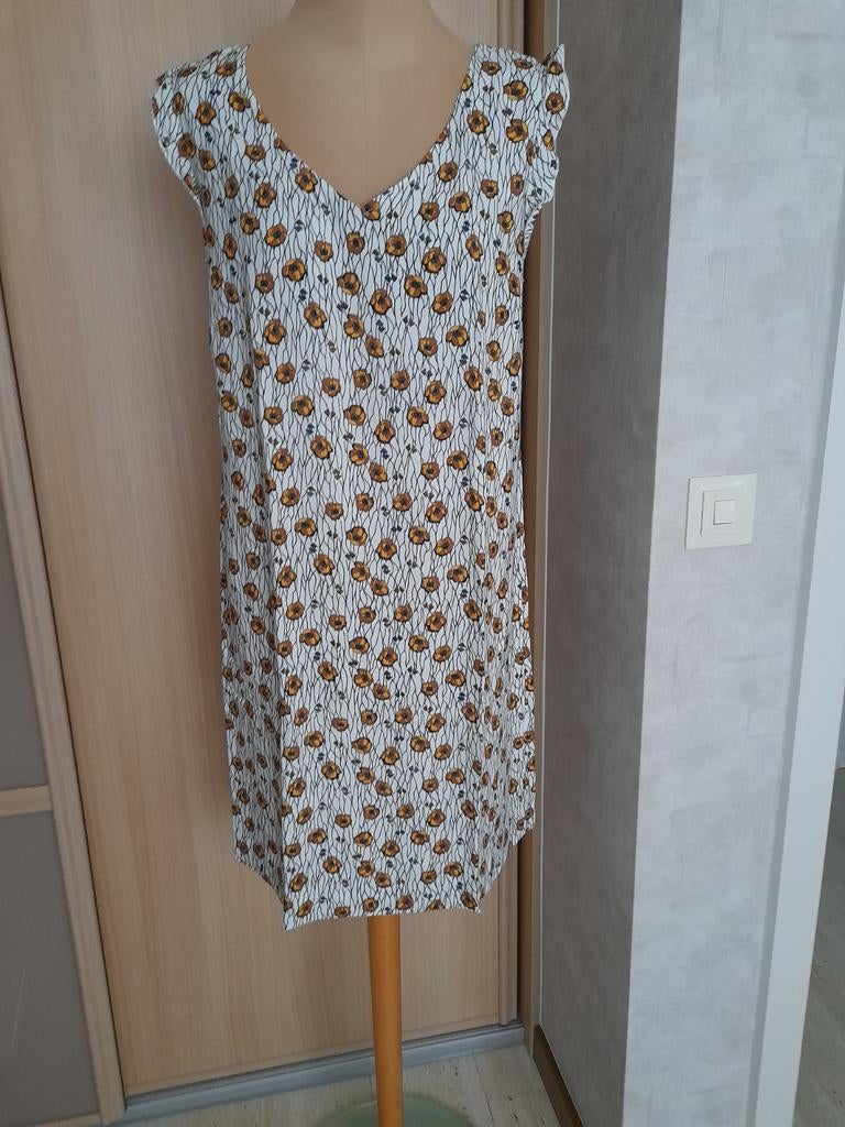 Kleedje Signature maat 38, Maat 38/40 (M), Ophalen of Verzenden, Zo goed als nieuw, Knielengte