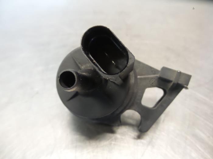 Vacuum ventiel van een Volkswagen Polo (Polo 01-), Auto-onderdelen, Klein materiaal, Volkswagen, Gebruikt, 3 maanden garantie