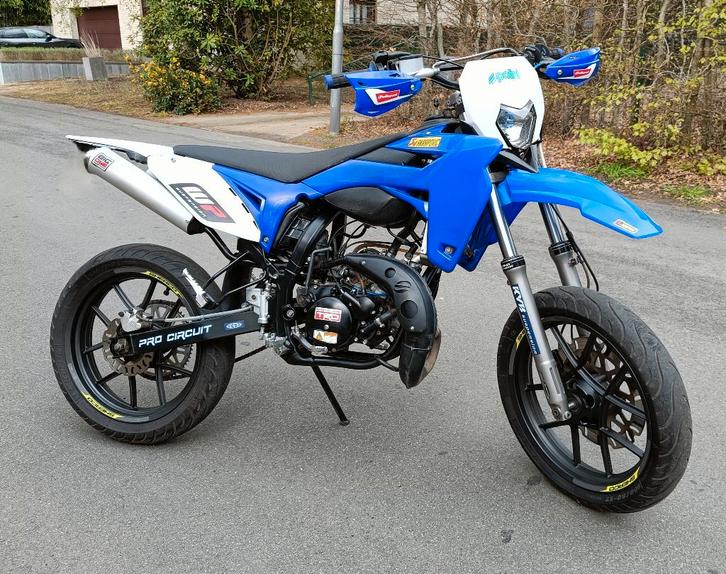 Sherco SM-R 50 Factory 2022 (! ! 1900€ ! !), Vélos & Vélomoteurs, Cyclomoteurs | Cyclomoteurs de cross, Comme neuf, Autres marques