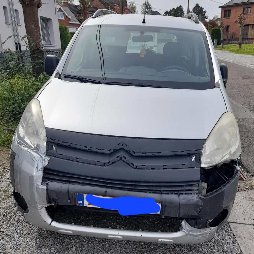 Citroen berlingo accidenté 2012