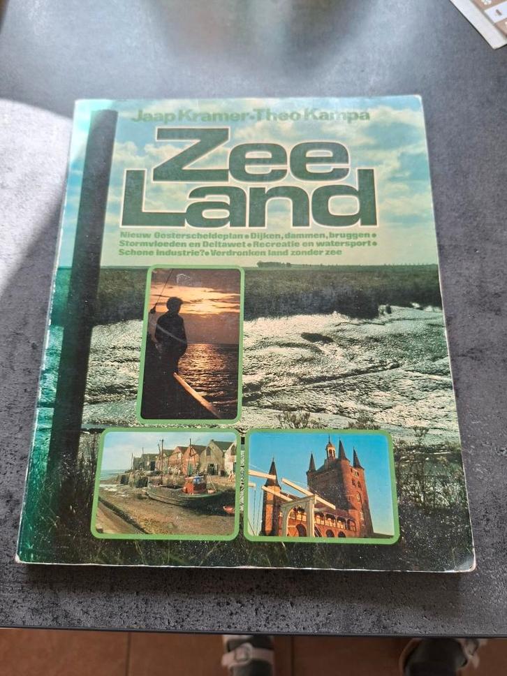Zeeland, Boeken, Streekboeken en Streekromans, Gelezen, Ophalen of Verzenden