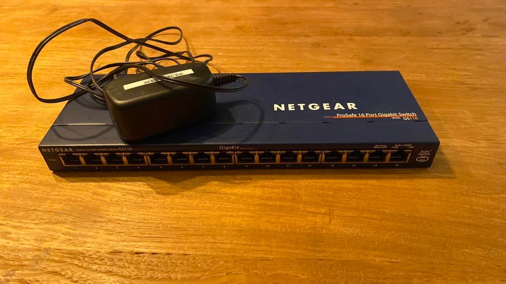Netgear GS116 Prosafe 16Gigabit Switch, Computers en Software, Ophalen, Zo goed als nieuw