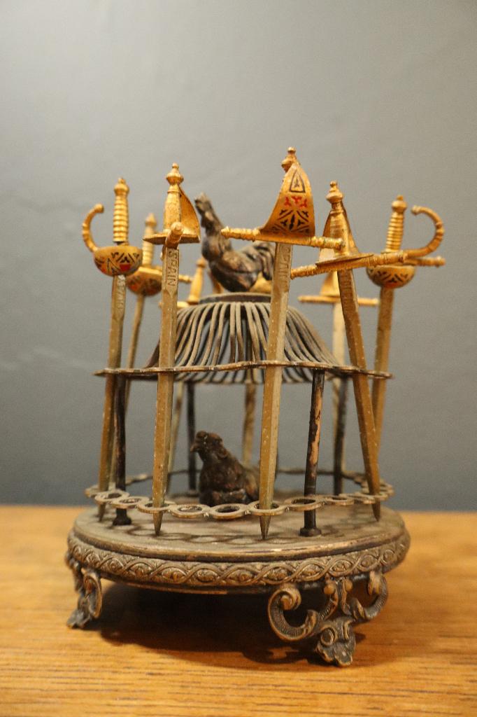 Porte-cocktail ancien espagnol à mini épées, vintage, Antiquités & Art, Enlèvement ou Envoi