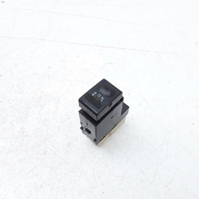 INTERRUPTEUR DEGIVRAGE LUNETTE ARRIÈRE Mitsubishi, Utilisé, Mitsubishi