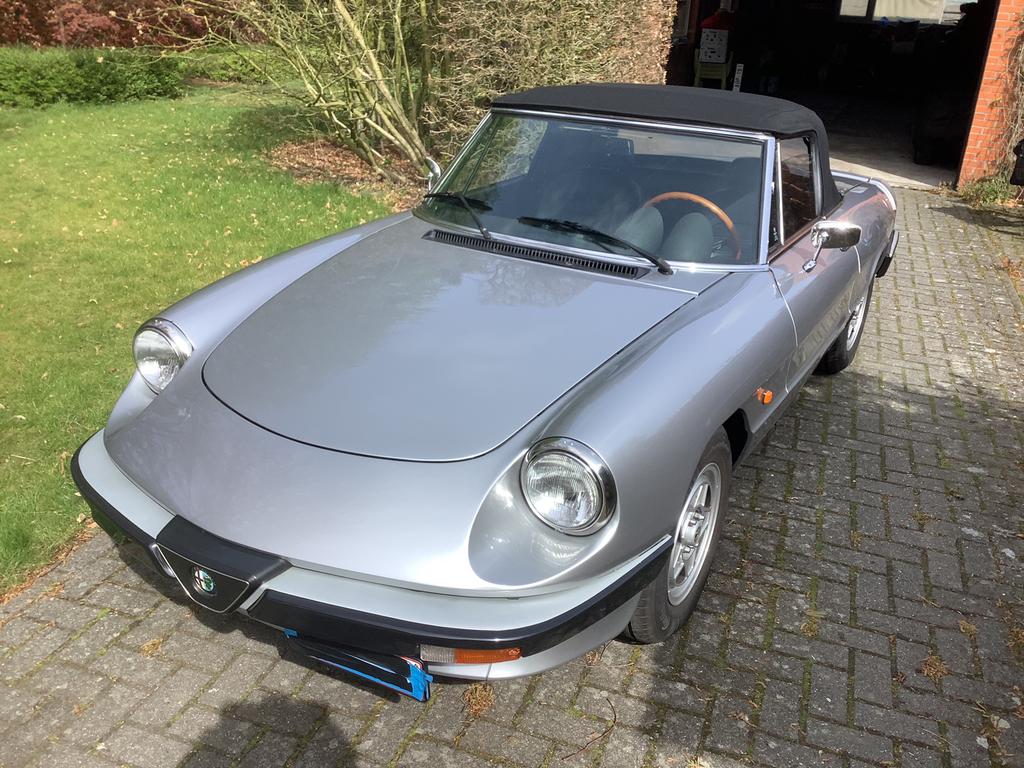 Alfa Romeo Spider 2.0 na 20 jaar bezit !!!!, Autos, Alfa Romeo, Cabriolet, Boîte manuelle, Spider, 2 portes