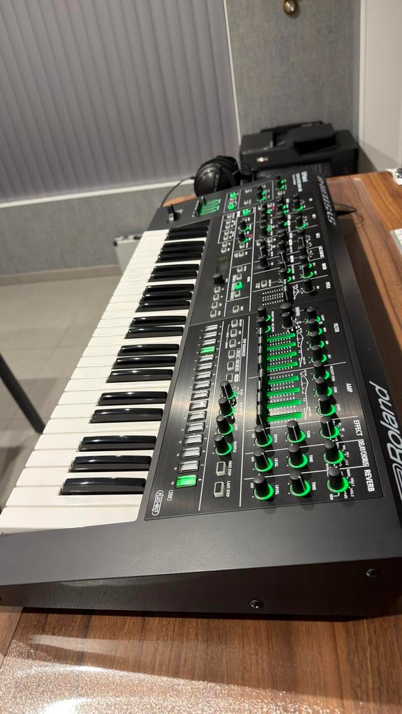 Roland system 8 in nieuwstaat, Ophalen, Zo goed als nieuw, Roland