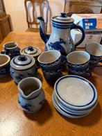Set avec 6 tasses, cruches, sous-tasses et pots. Gres, Antiek en Kunst, Ophalen