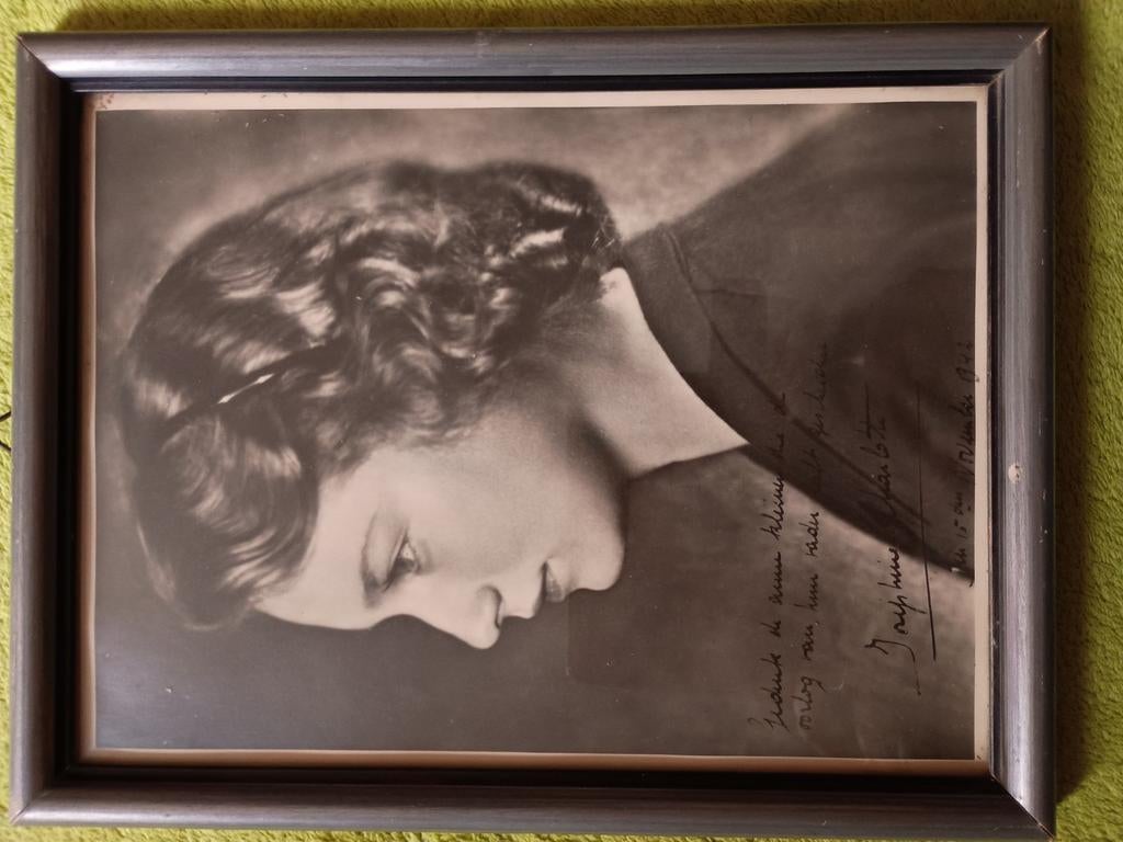 Gesigneerd portret Anne Frank ., Ophalen of Verzenden