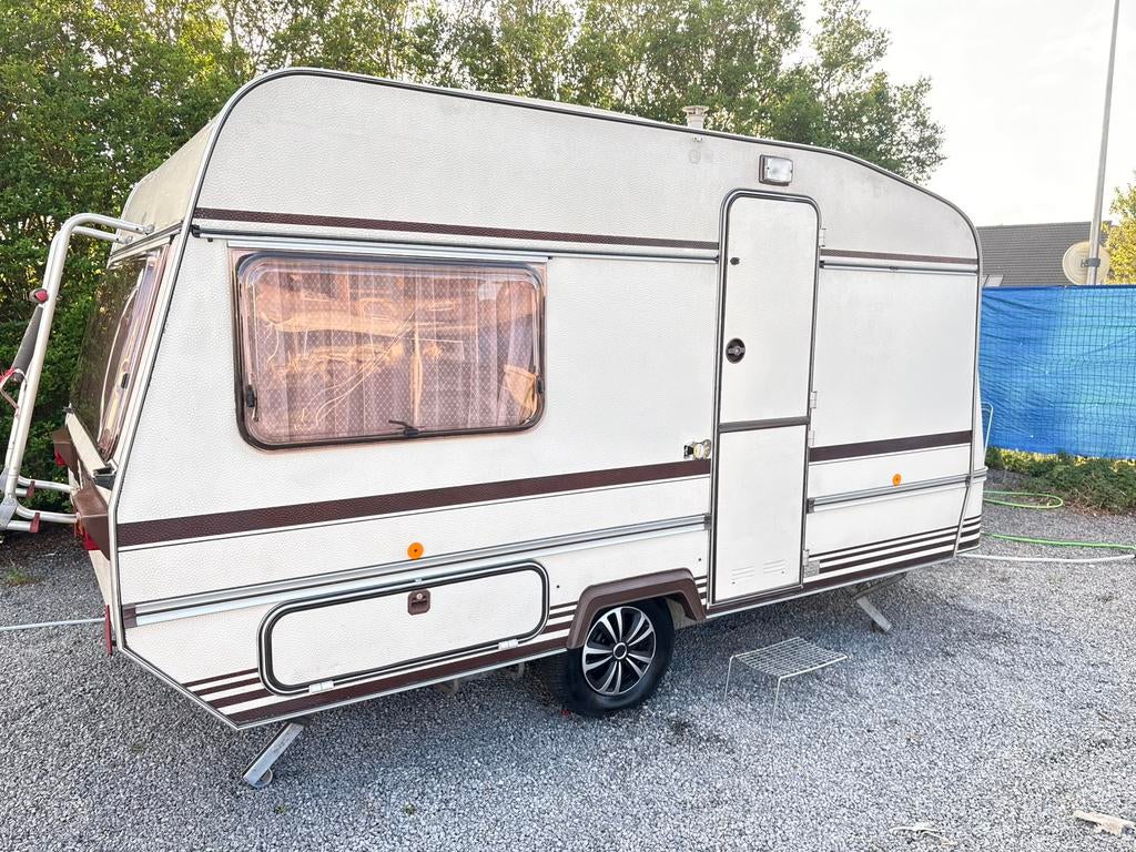 Caravane DE REU 4,10m in perfecte staat met luifel, Caravanes & Camping, Autres marques, Jusqu'à 5, Coin salon convertible, 750 - 1000 kg
